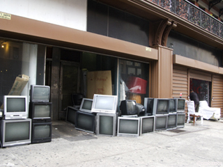 tv's outside chelsea hotel